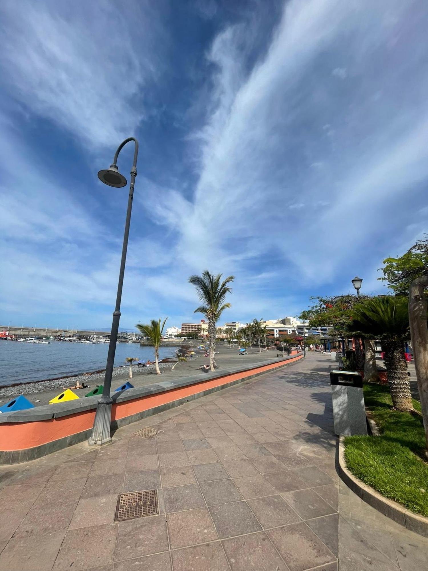 Seaside Paradise - 2 Bedroom Apartment With Ocean Views & Air Conditioning In Playa San Juan エクステリア 写真