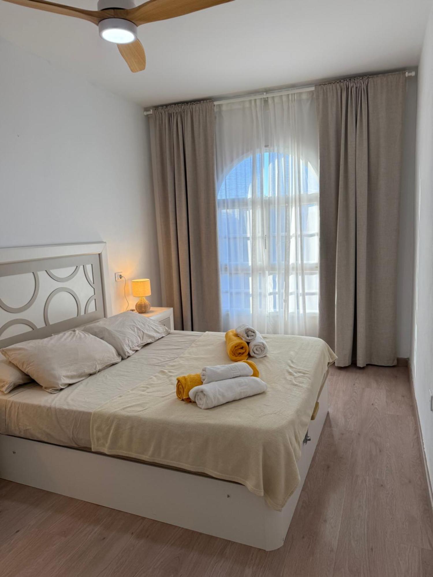 Seaside Paradise - 2 Bedroom Apartment With Ocean Views & Air Conditioning In Playa San Juan エクステリア 写真